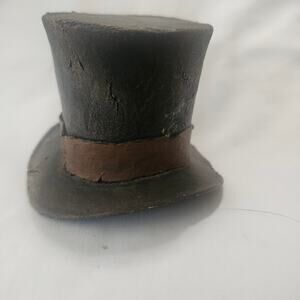 Decorative. Distresses Spooky Halloween Top Hat Brown 3 x 3.5 SHmI